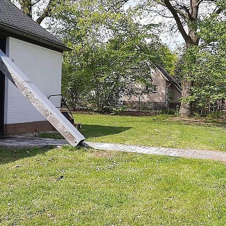 Vrijstaande Recreatievilla Met Ruime Omheinde Tuin Posterholt Exterior photo