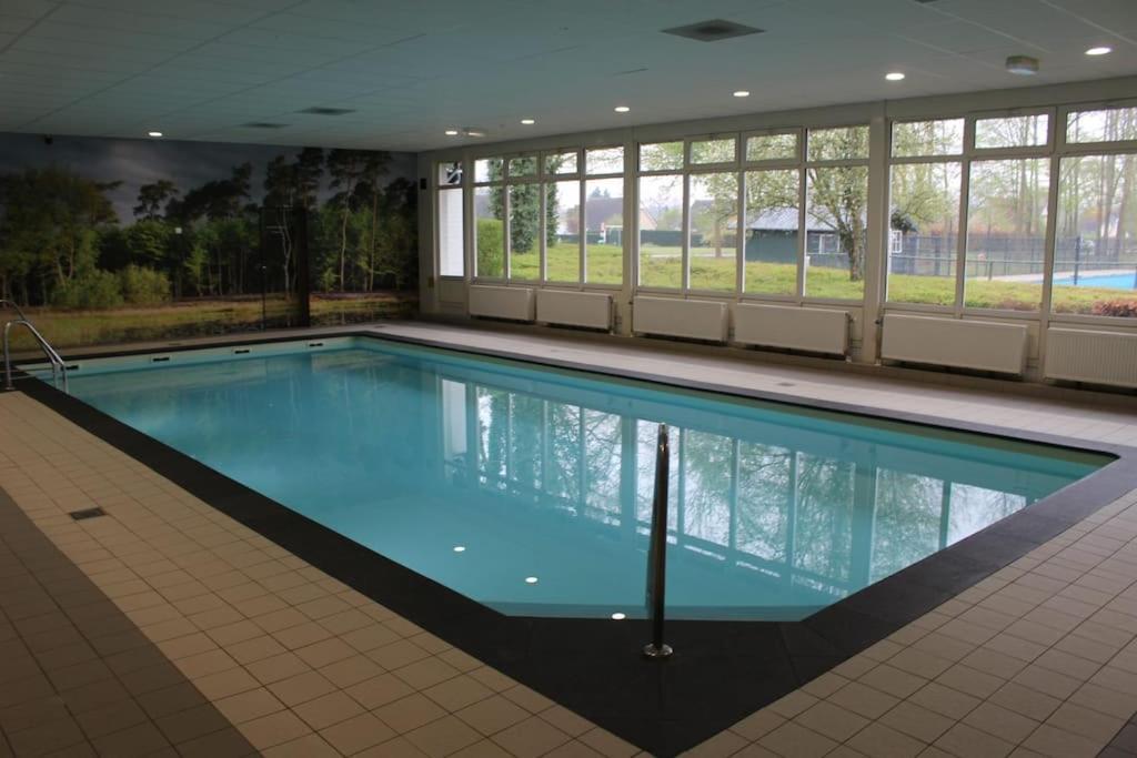 Vrijstaande Recreatievilla Met Ruime Omheinde Tuin Posterholt Exterior photo