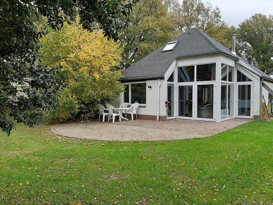 Vrijstaande Recreatievilla Met Ruime Omheinde Tuin Posterholt Exterior photo